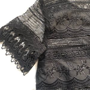Banana Republic Laser Cut Scallop Top SIze M